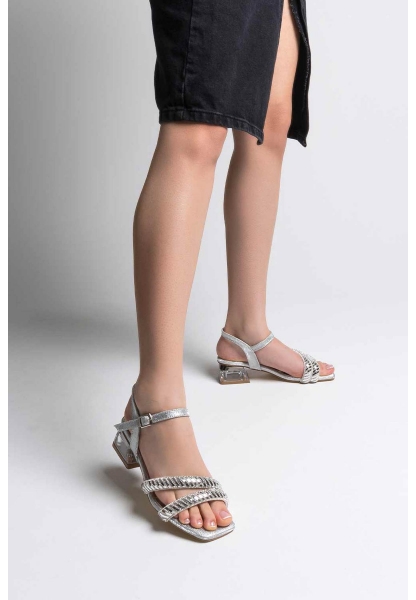 Kadın Topuklu Sandalet TR125Y09B